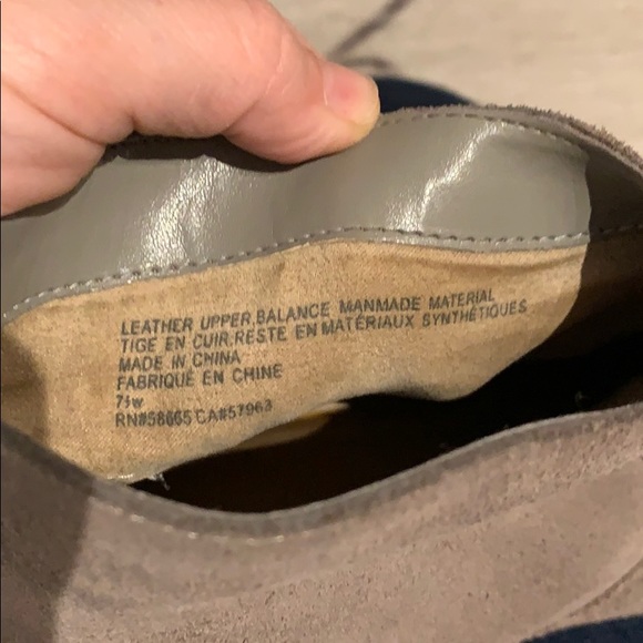 Grey suede booties - Picture 7 of 7